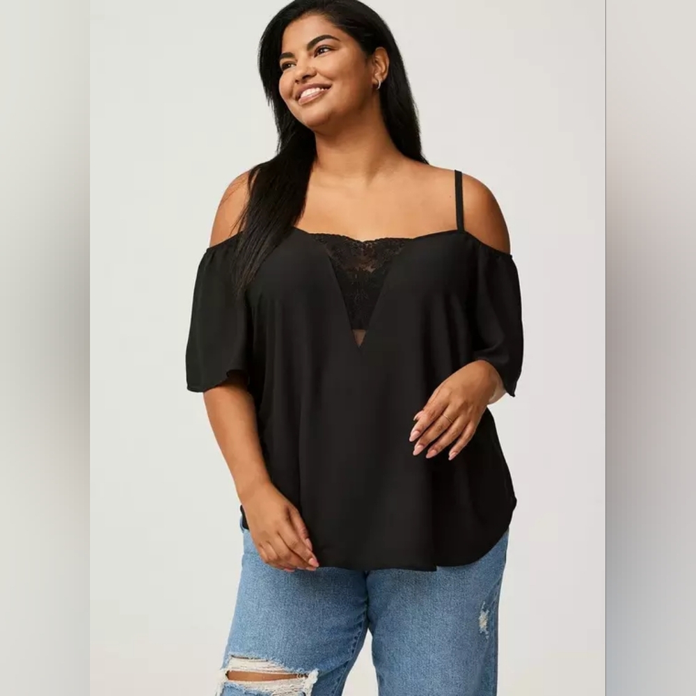 Torrid 💖NWT💖 Size 3 Georgette Lace Cold Shoulder Flutter Sleeve Top 3x
